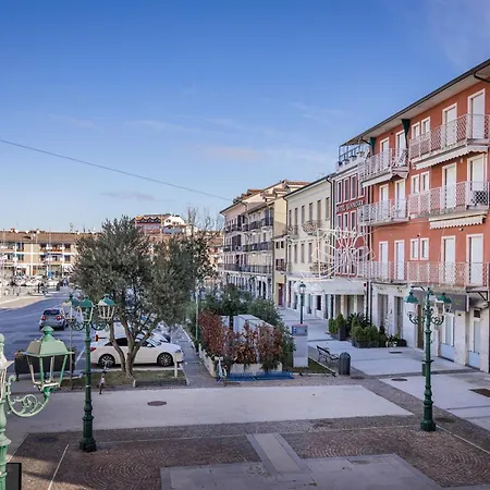 Denis - Stylisches Premium Altstadt-apartment Mit Hafenblick & 2 Baedern * גראדו