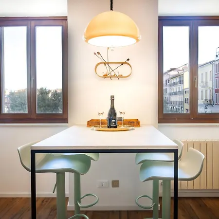 דירה Denis - Stylisches Premium Altstadt-apartment Mit Hafenblick & 2 Baedern
