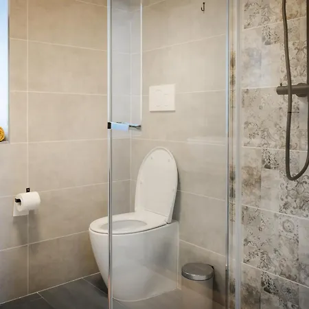 Denis - Stylisches Premium Altstadt-apartment Mit Hafenblick&2 Bädern Apartment Grado