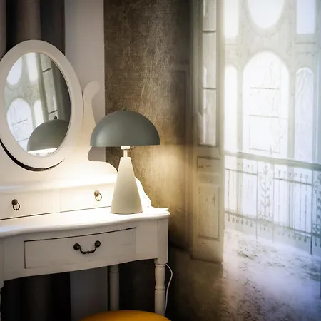 Denis - Stylisches Premium Altstadt-apartment Mit Hafenblick & 2 Baedern דירה *